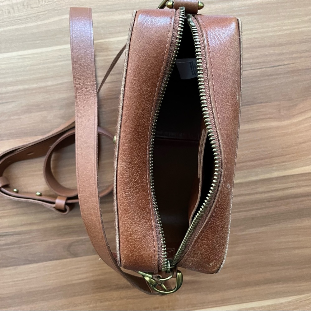 Madewell Transport Camera Bag - Picture 3 of 9